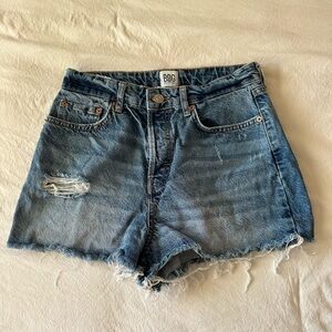 URBAN OUTFITTERS JEAN SHORTS (size 29)